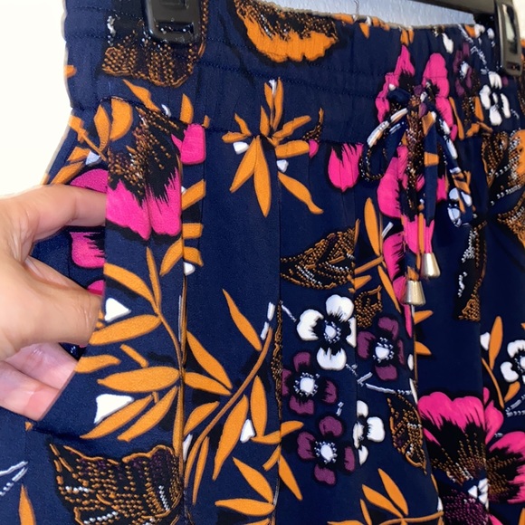 A New Day Floral Shorts - Picture 4 of 6